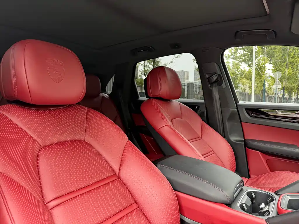 Porsche Cayenne — миниатюра 6