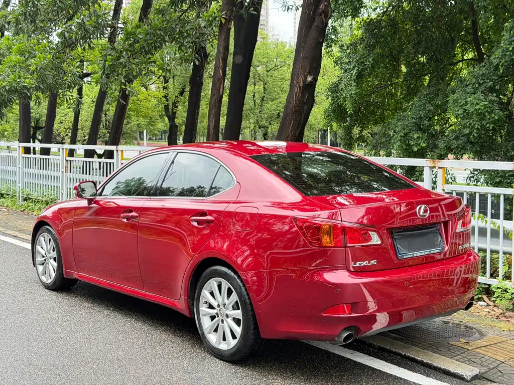 Lexus IS — миниатюра 3