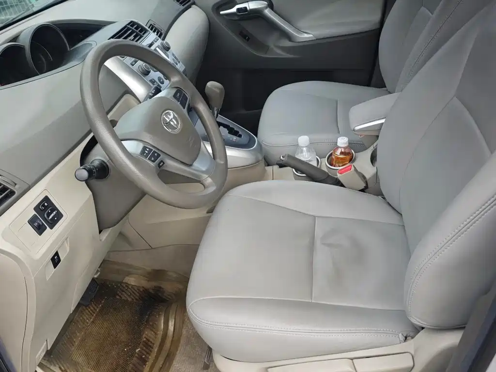 Toyota Verso — миниатюра 6