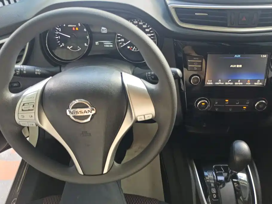 Nissan Qashqai — миниатюра 12