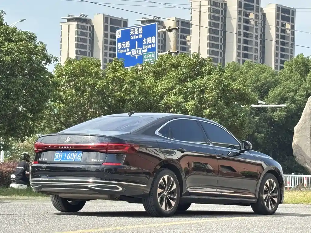 Volkswagen Passat — миниатюра 4