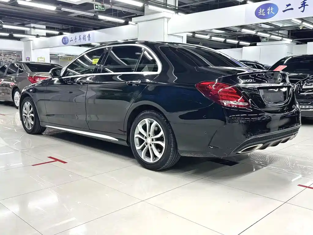 Mercedes-Benz C-Class — миниатюра 6