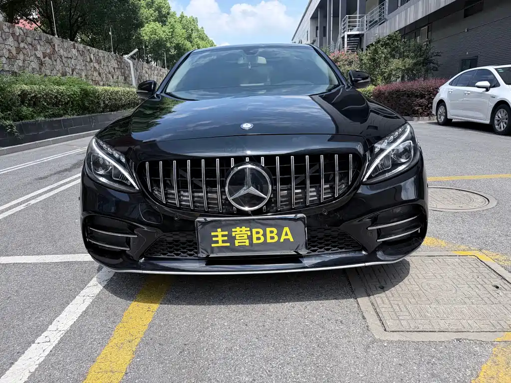 Mercedes-Benz C-Class — миниатюра 2