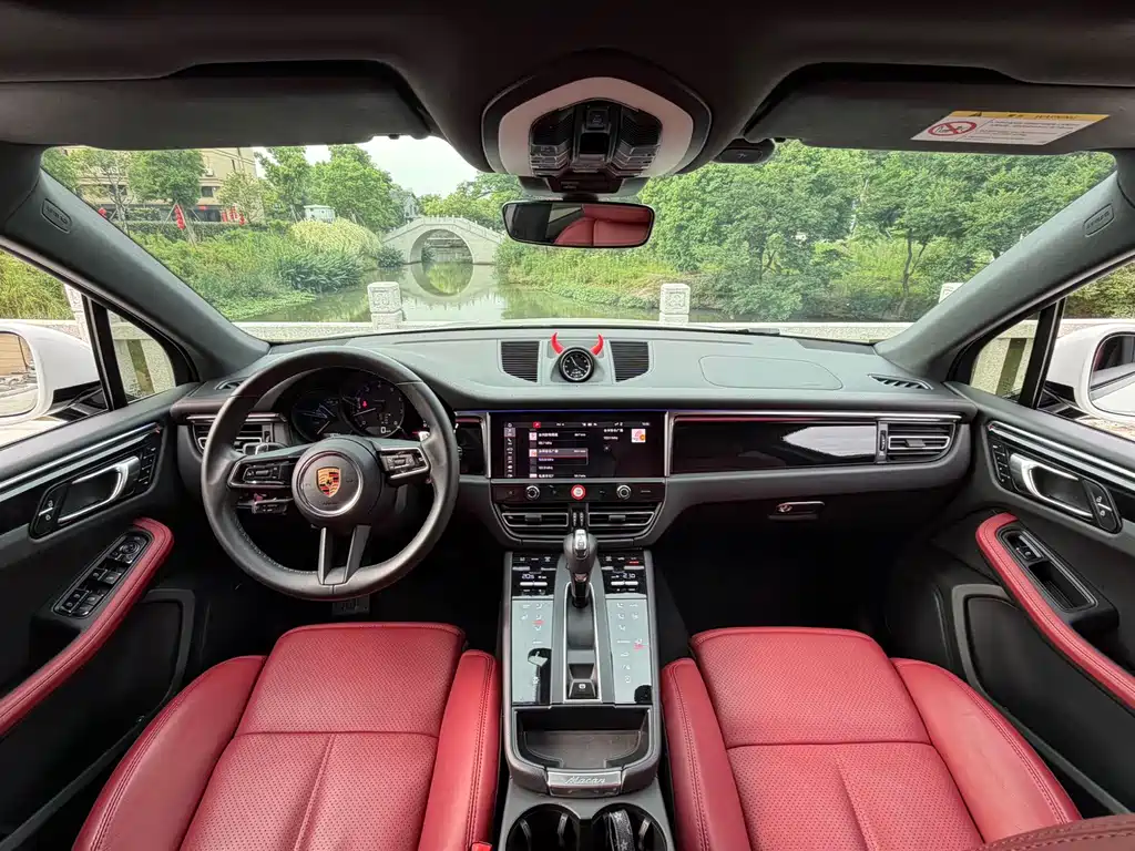 Porsche Macan — миниатюра 6