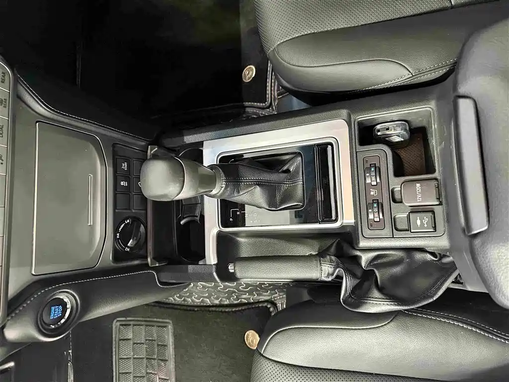 Toyota Prado — миниатюра 9