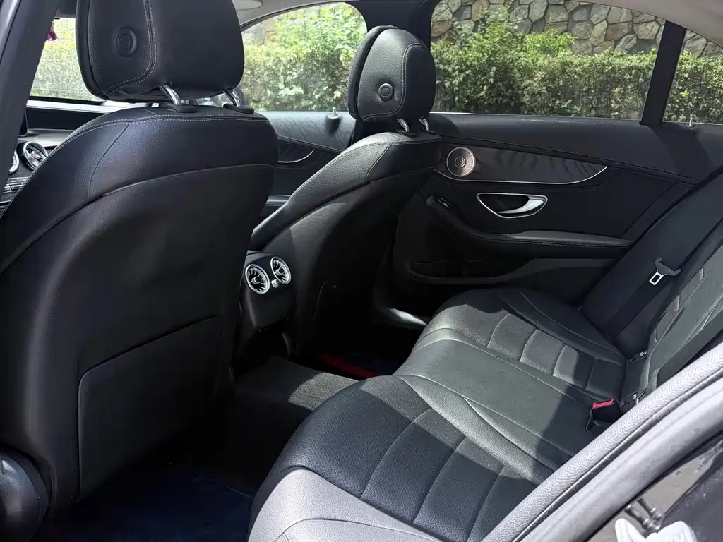 Mercedes-Benz C-Class — миниатюра 12