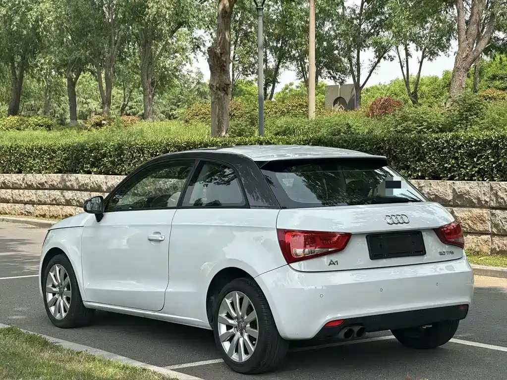 Audi A1 2014 30 TFSI Comfort