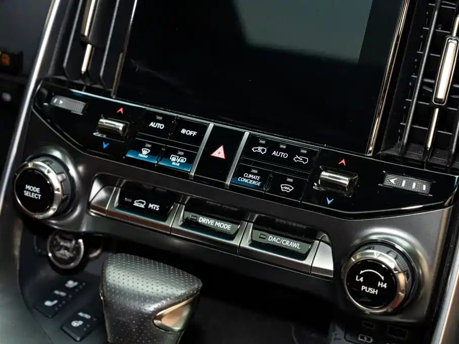 Lexus LX — миниатюра 14