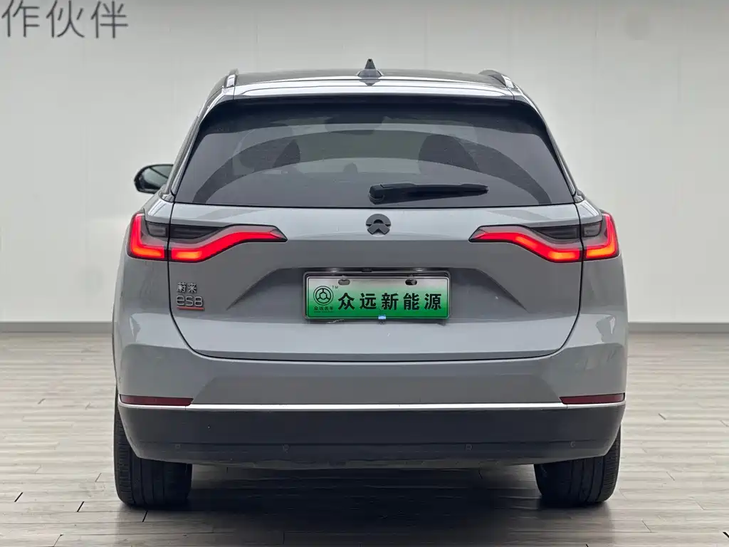 NIO ES8 2020 580KM мест
