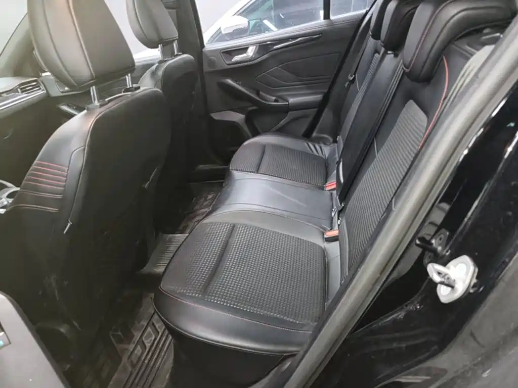Ford Focus — миниатюра 17