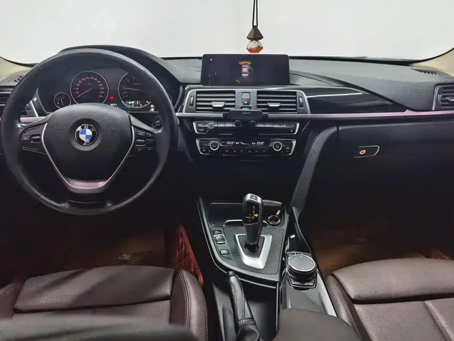 BMW 3 Series — миниатюра 12