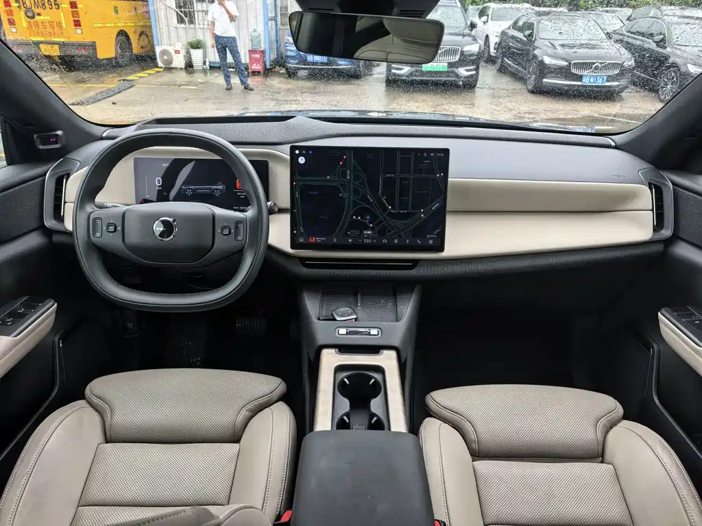 Volvo гибрид Volvo XC70 plug-in — миниатюра 5