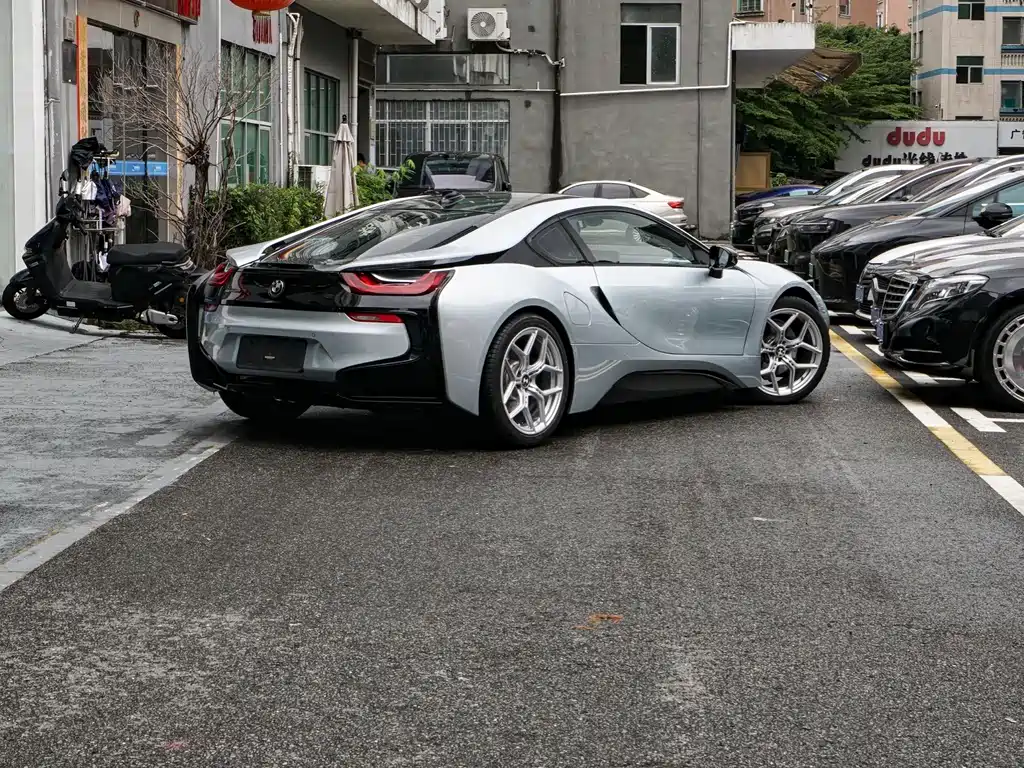 BMW i8 — миниатюра 10