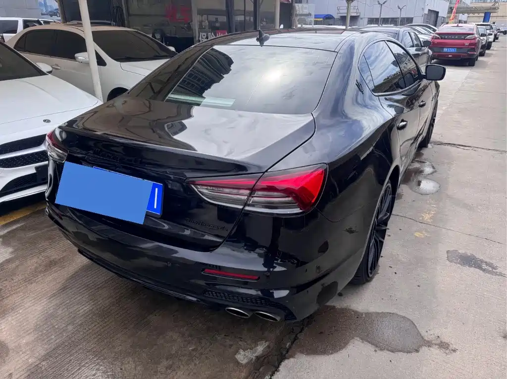 Maserati Quattroporte — миниатюра 6