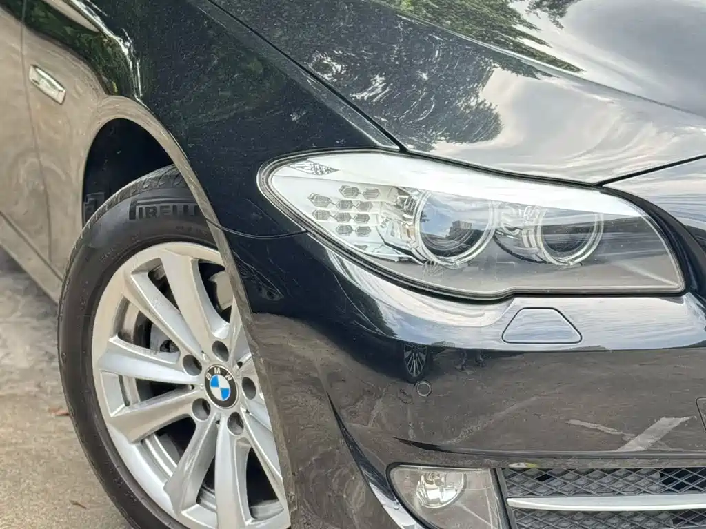 BMW 5 Series — миниатюра 2