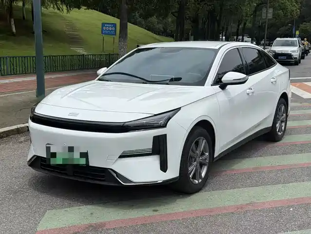 2025 Geely Galaxy L6