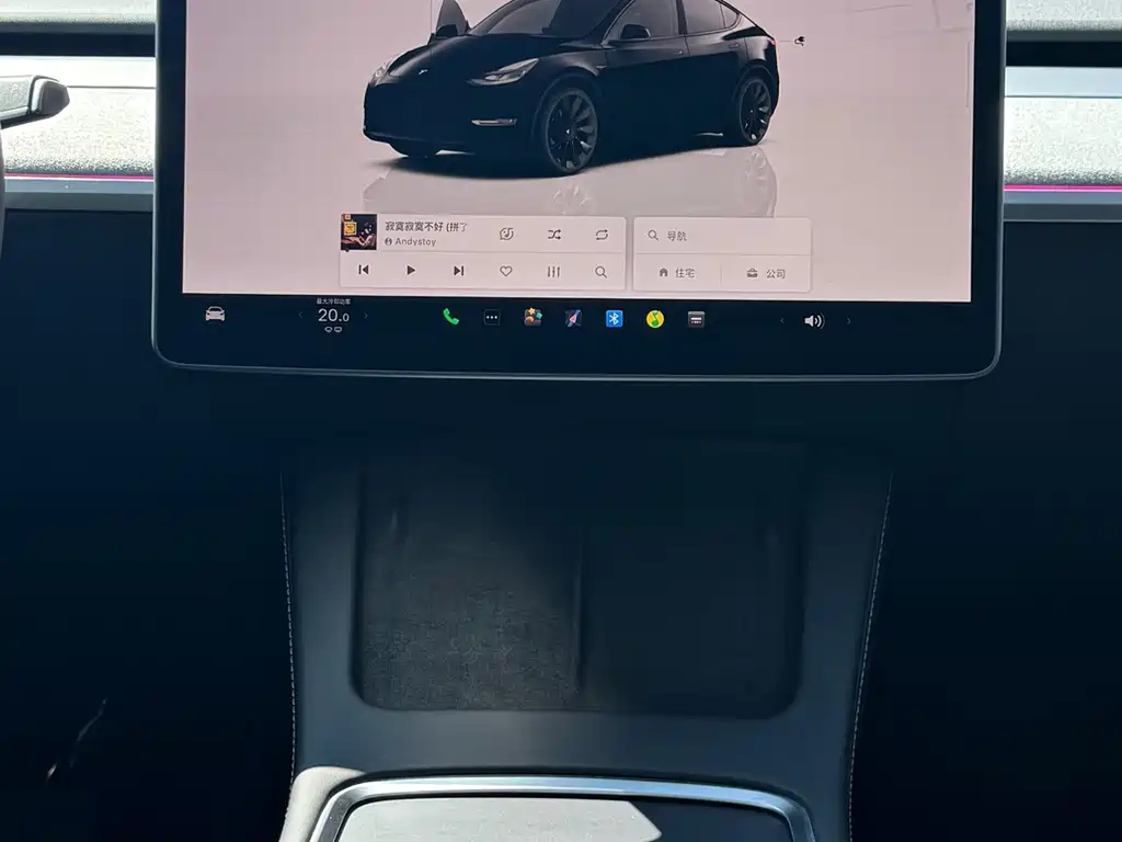 Tesla Model Y — миниатюра 25