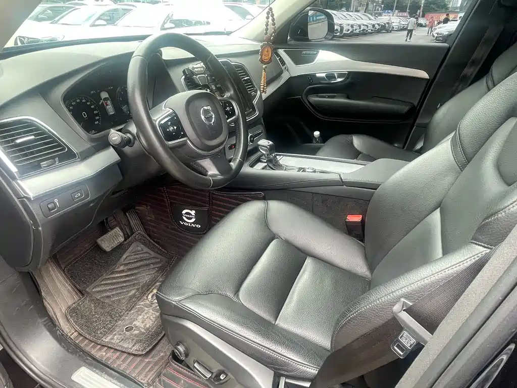 Volvo XC90 — миниатюра 6