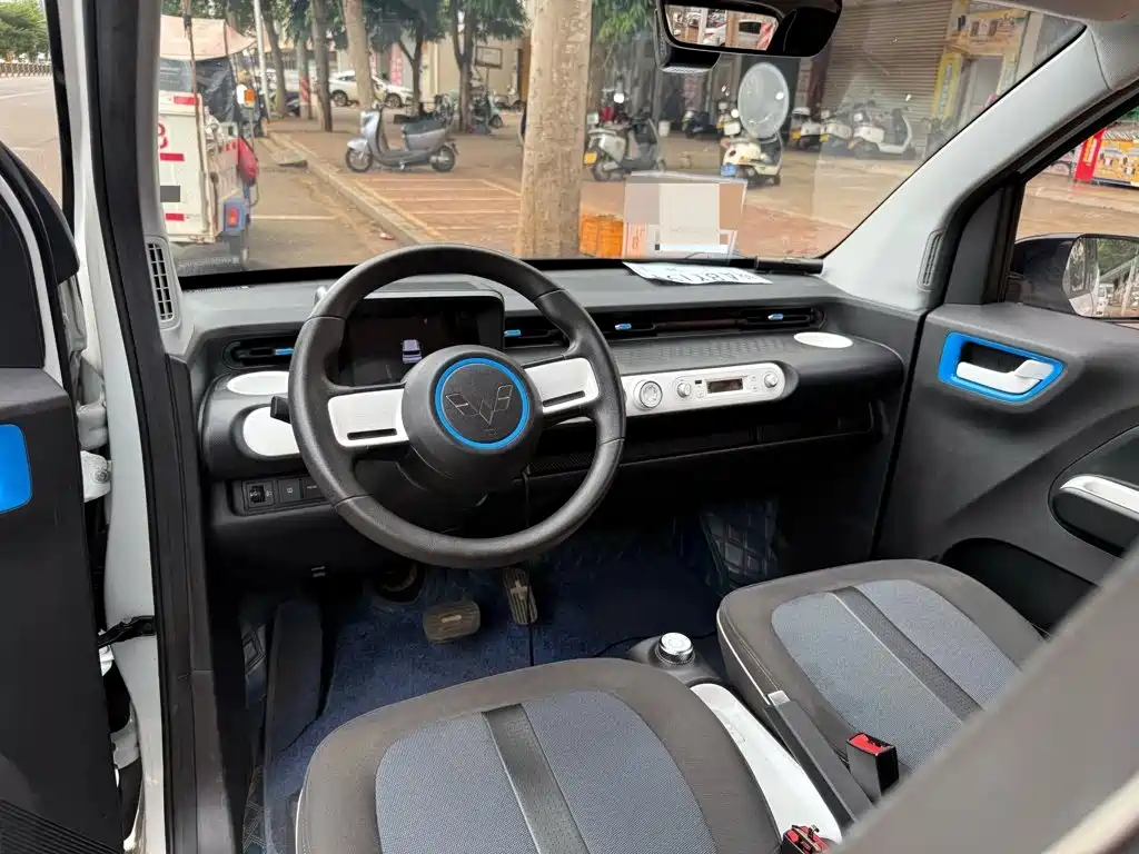 Wuling MINIEV — миниатюра 6