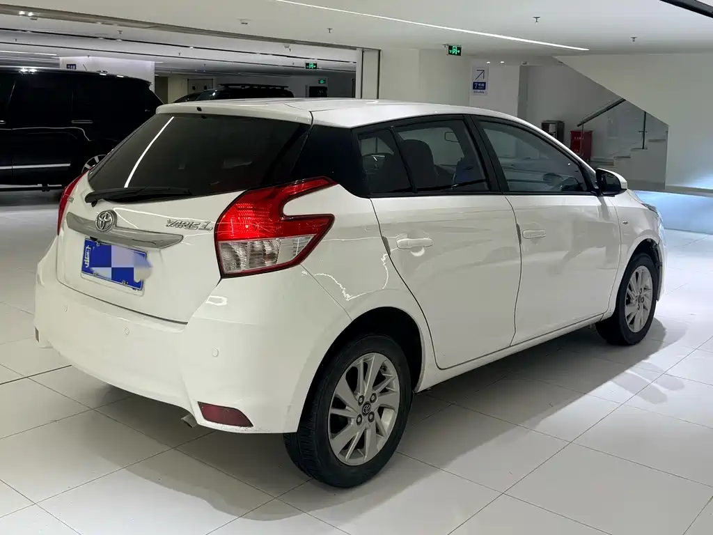 Toyota Yaris L — миниатюра 5