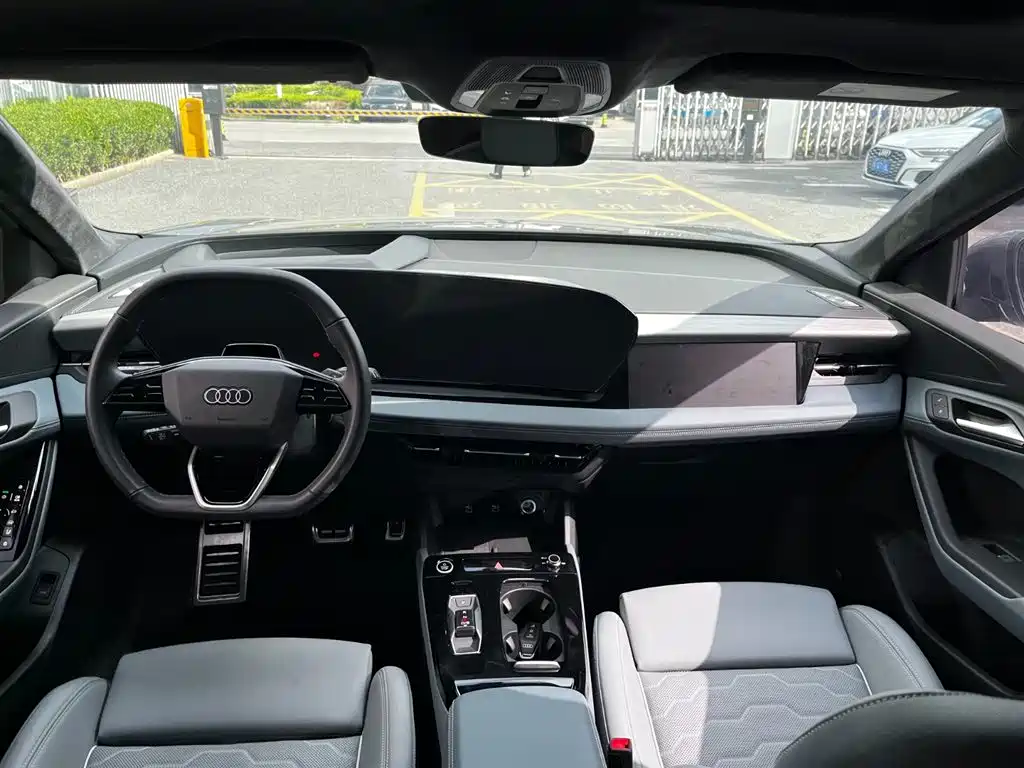 Audi Q6L e-tron — миниатюра 11