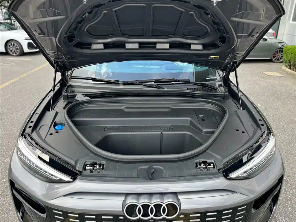Audi Q6L e-tron — миниатюра 22