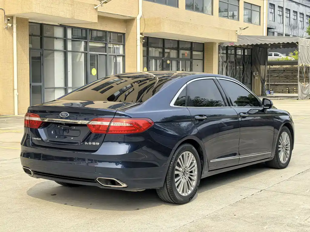 Ford Taurus — миниатюра 4