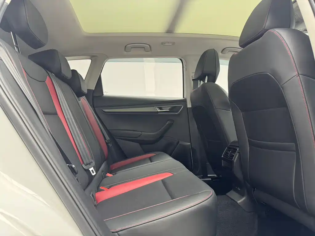 Skoda Karoq 2022 TSI280