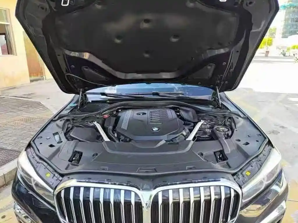 BMW 7 Series — миниатюра 7
