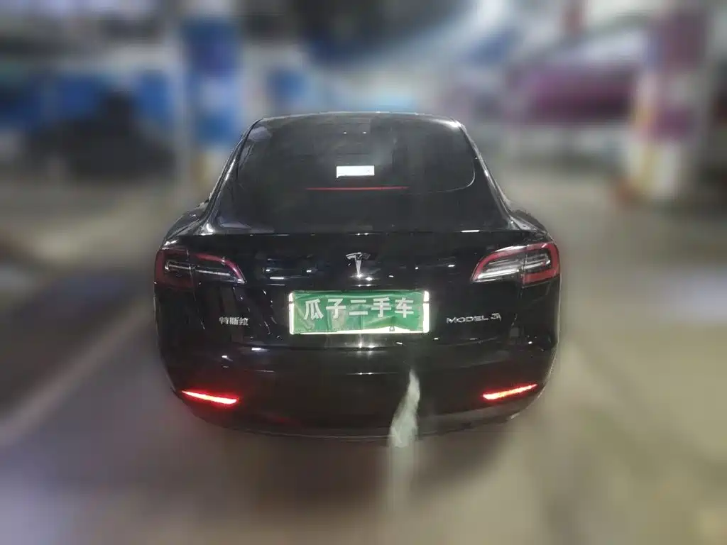 Tesla Model 3 — миниатюра 3