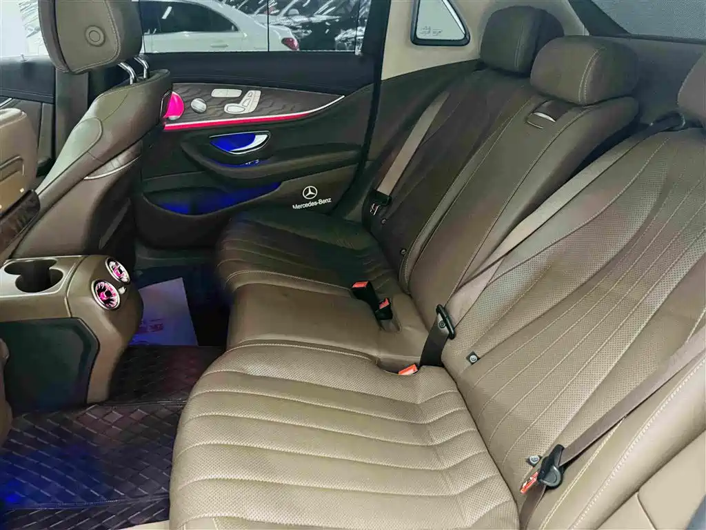 Mercedes-Benz E-Class — миниатюра 20