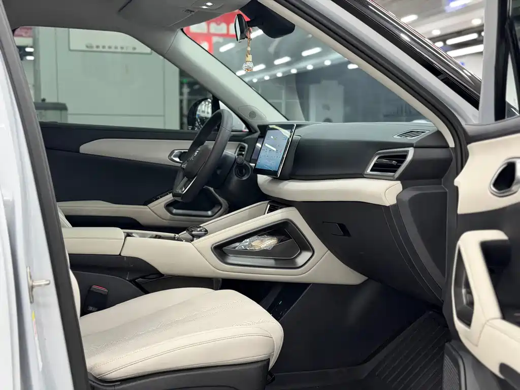BYD Yuan UP — миниатюра 9