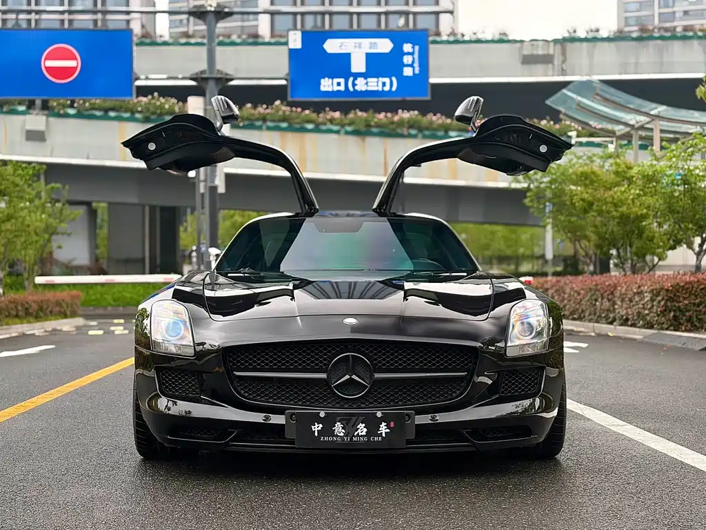 Mercedes-Benz SLS AMG — миниатюра 2