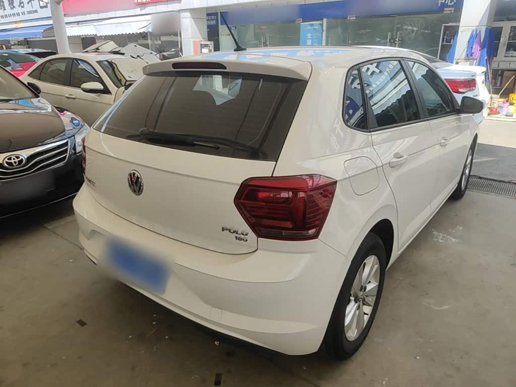 Volkswagen Polo 1.5 л 2021 г. Белый, пробег 37600 км