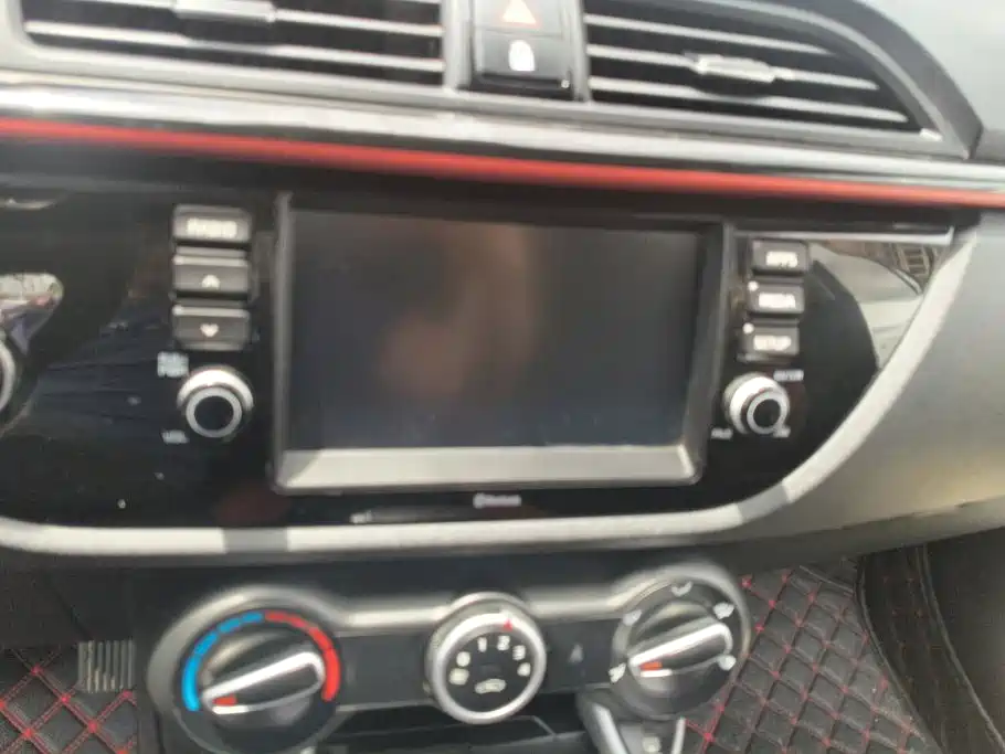 Kia KX Cross — миниатюра 13