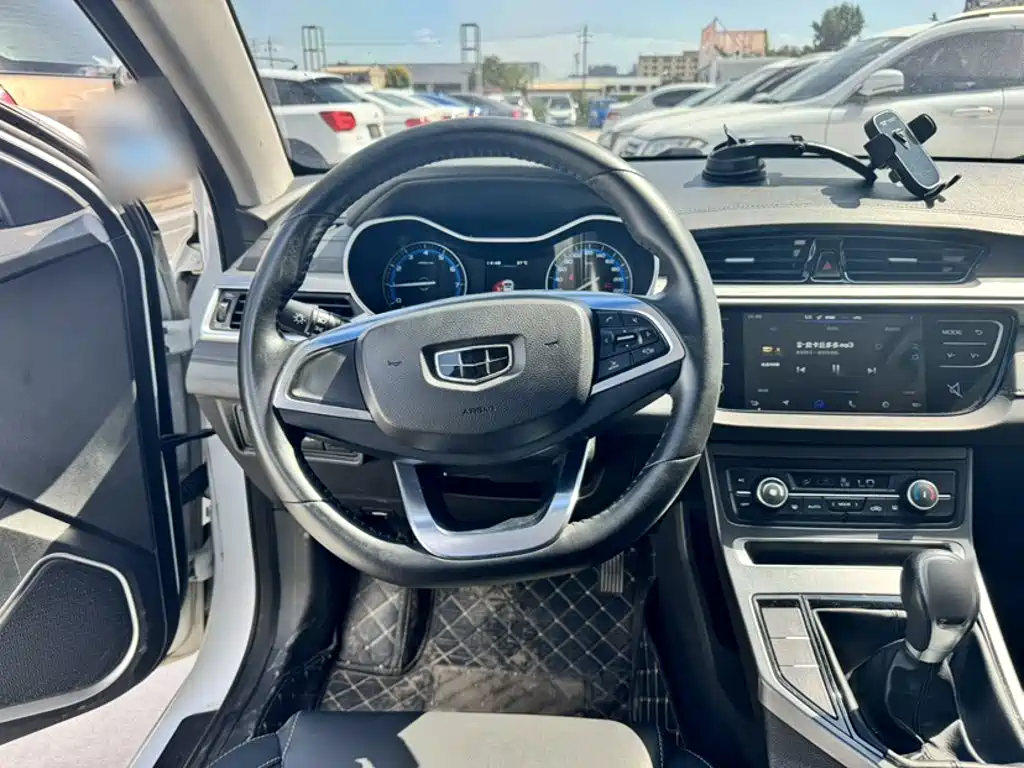 Geely Emgrand — миниатюра 14