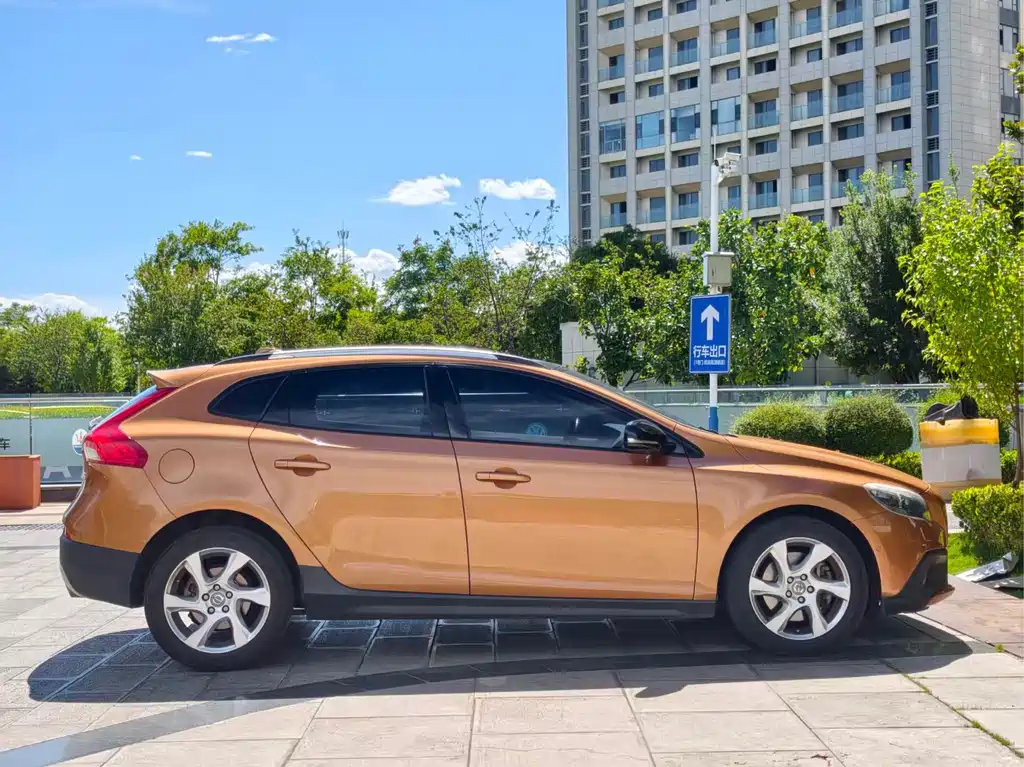 Volvo V40 — миниатюра 4