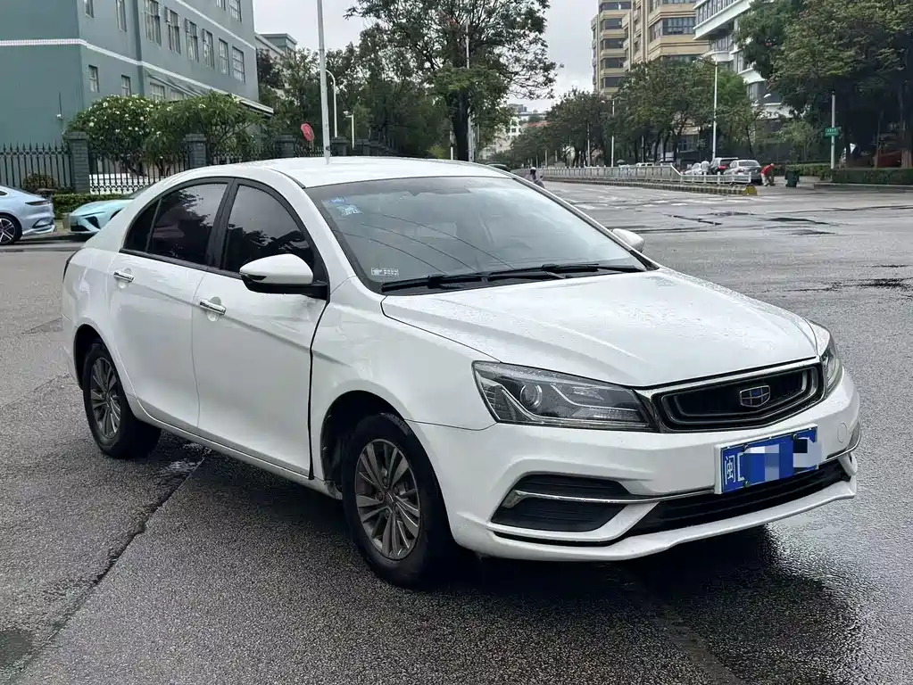 Geely Emgrand — миниатюра 3