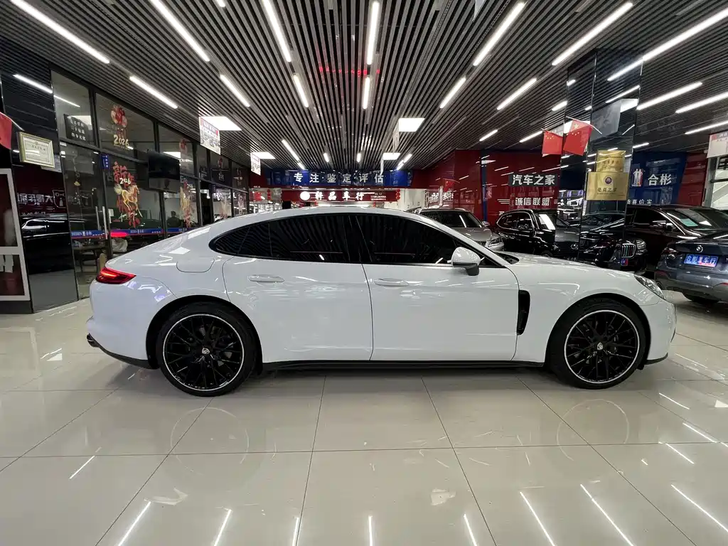 Porsche Panamera — миниатюра 12