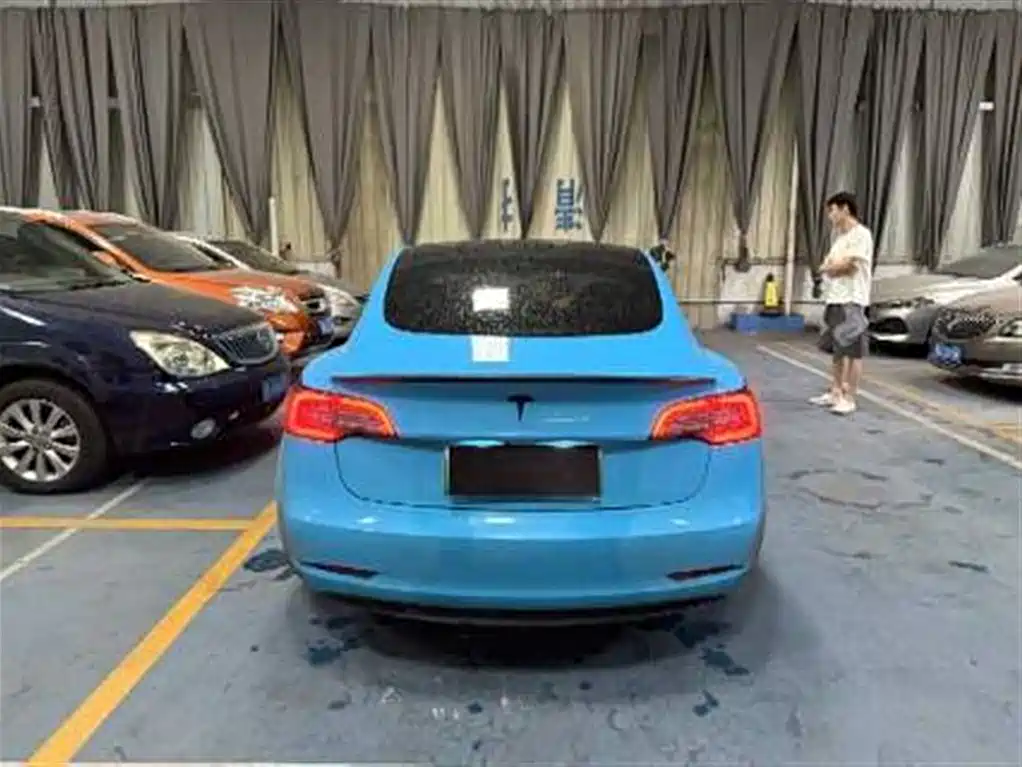 Tesla Model 3 — миниатюра 8