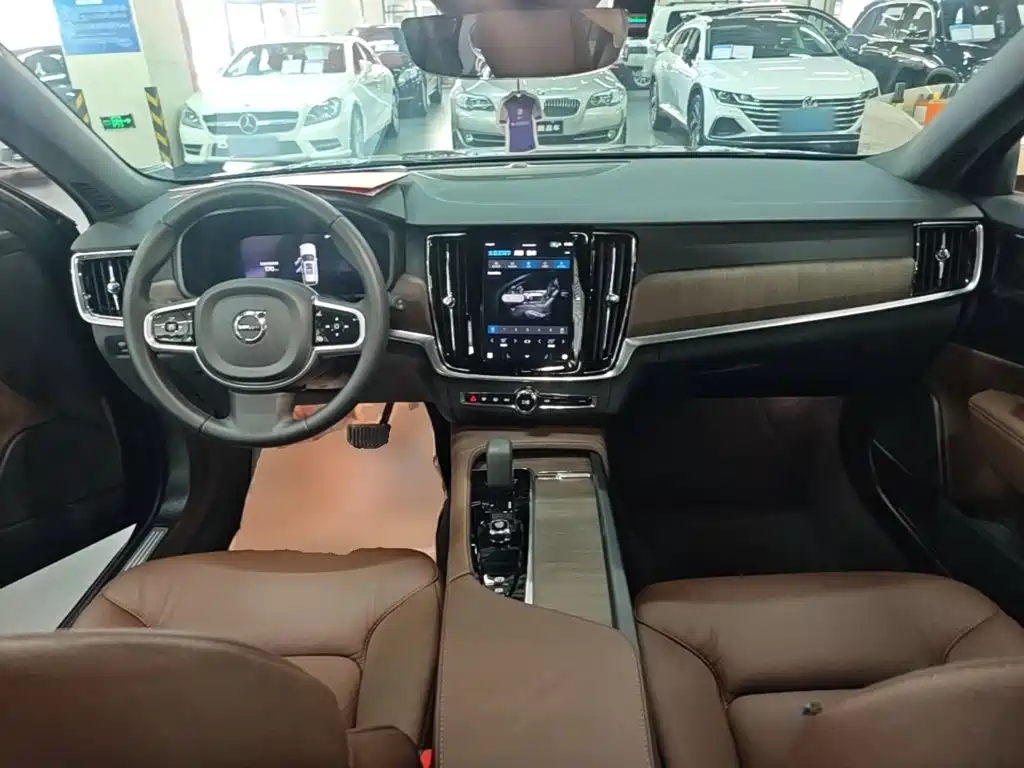 Volvo V90 — миниатюра 10