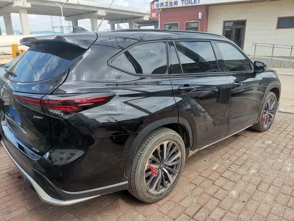 Toyota Crown Kluger — миниатюра 4