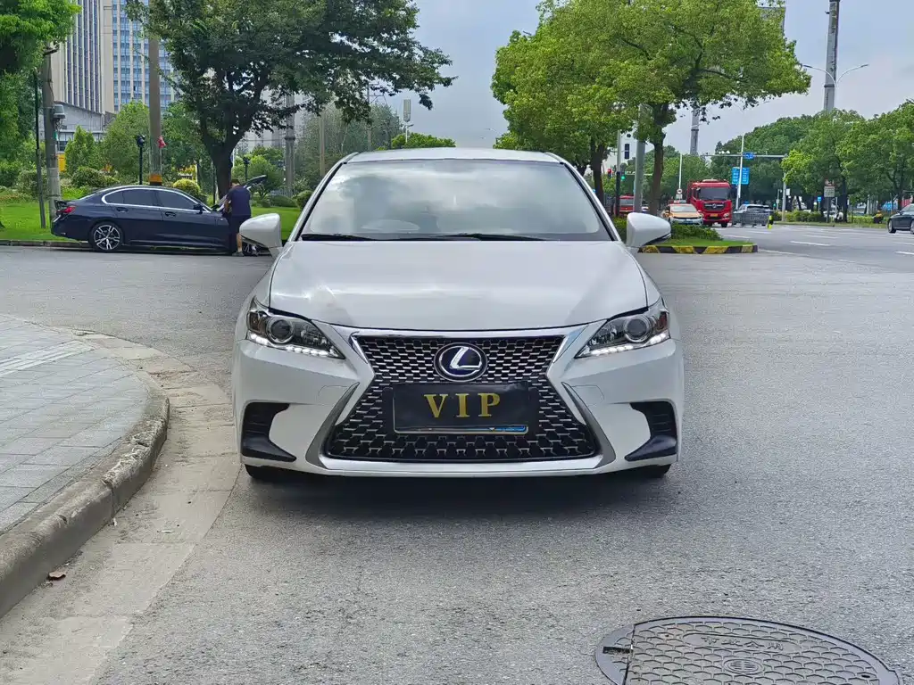 Lexus CT — миниатюра 2