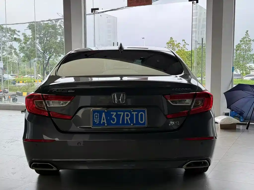 Honda Accord — миниатюра 9