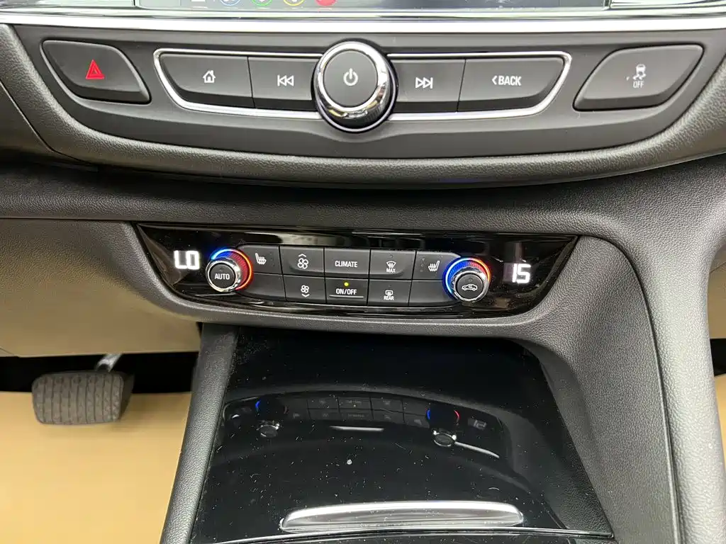 Buick Regal — миниатюра 30