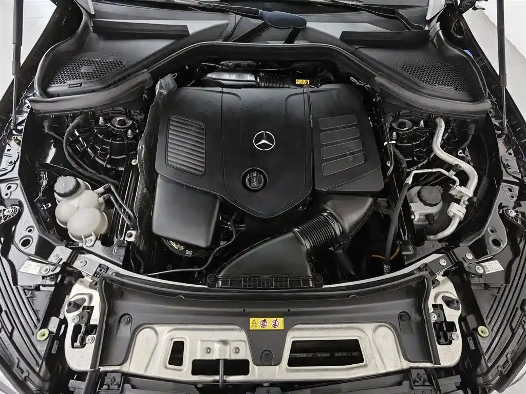 Mercedes-Benz GLC 2023 GLC 300 L 4MATIC 5 мест