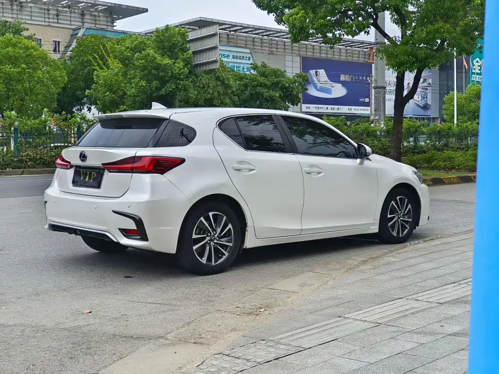 Lexus CT — миниатюра 9