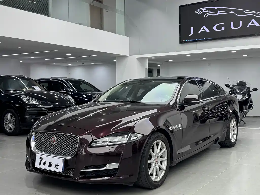 JAGUAR XJ