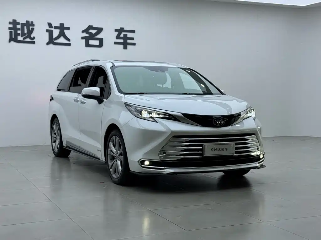 Toyota Sienna — миниатюра 5