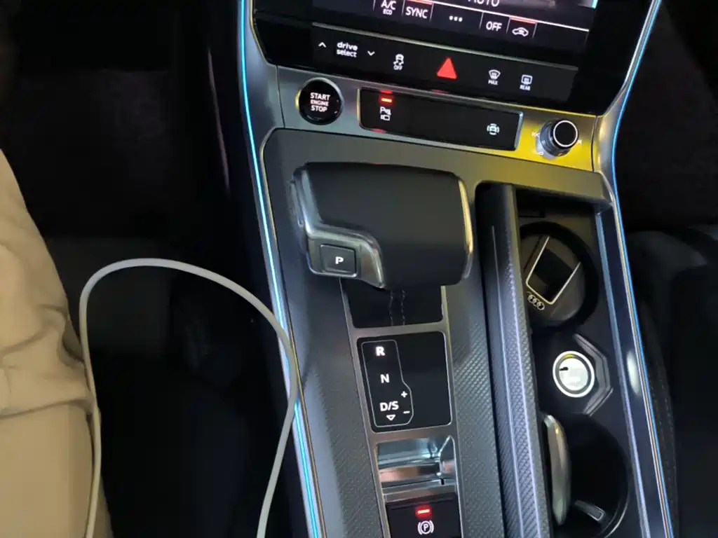 Audi A6L New Energy — миниатюра 14